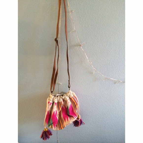 Cute festival boho style bucket bag 🌸