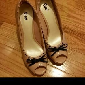 ??pink ribbon heel??