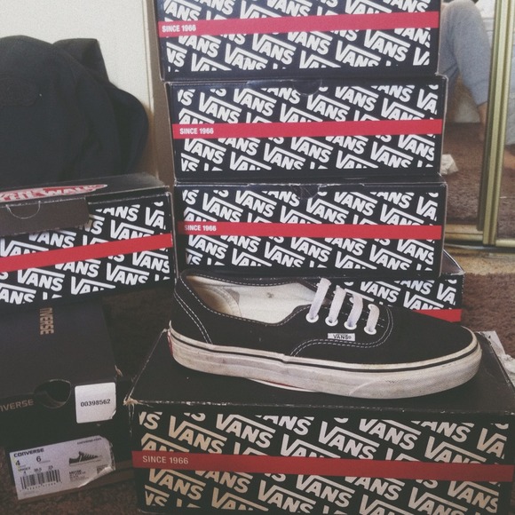 BLACK & WHITE VANS