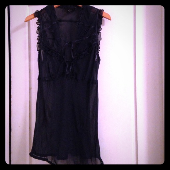 Arden B navy 100% silk top