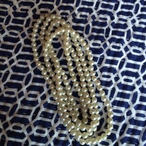 Costume pearl necklace