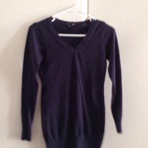 Navy top. Offers welcome