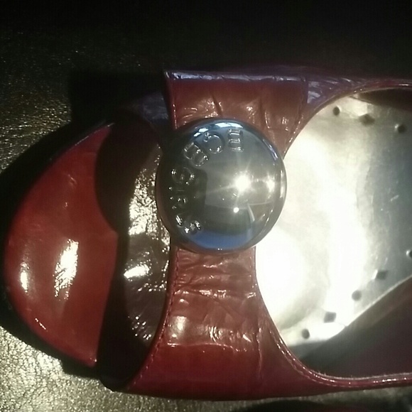 BCBG RED HIGH HEELS - Picture 3 of 4