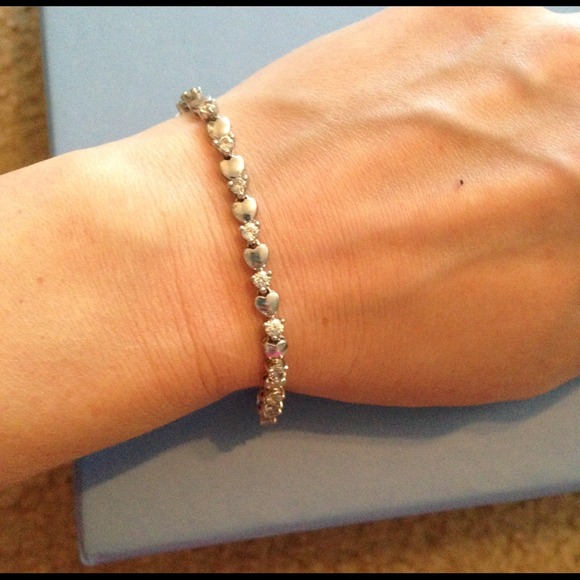 Bracelet and earrings