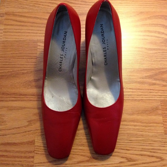 Beautiful Red Charles Jourdan Paris pumps