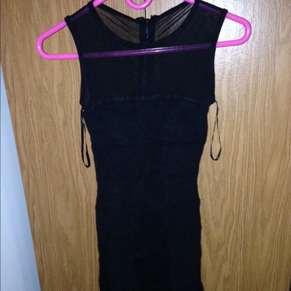 Party Dresses - Picture 3 of 4