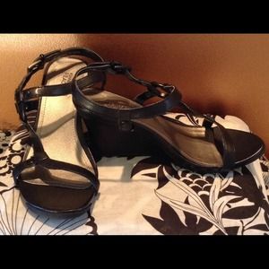 Kenneth Cole Reaction Cedar Curve Wedge Sandal