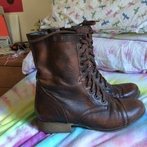 Steve Madden combat boots with zipper!