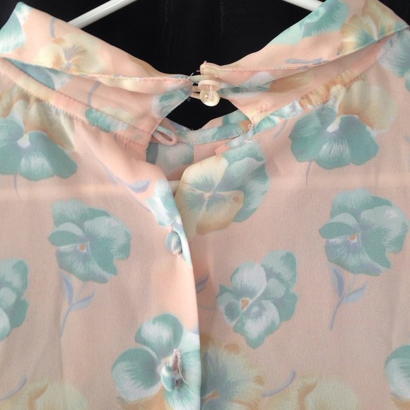 Very cute floral polyester blouse - Picture 3 of 3