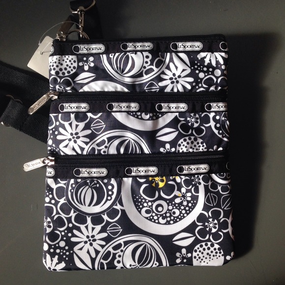 Le sportsac crossover bag