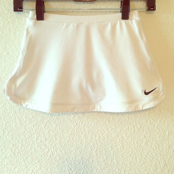 White nike skort