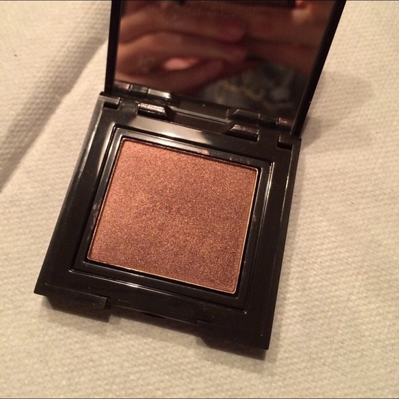 Laura Mercier Eyeshadow in Crystal Beige Authentic