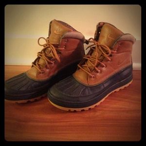Nike ACG weather boots.