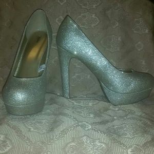 Mossimo Gold Heels
