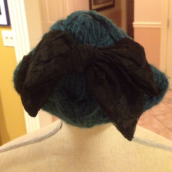 Green with Black Bow Barer Wool Hat