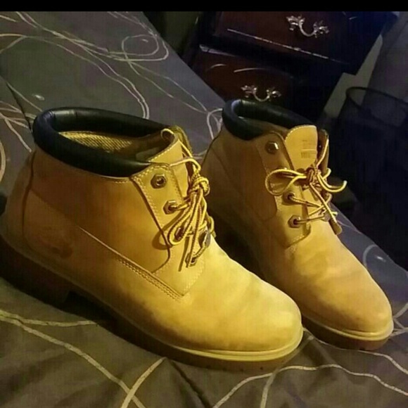 WOMENS SIZE 8 TIMBERLAND WATERPROOF BOOTS