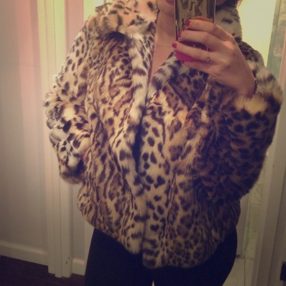Faux fur leopard jacket