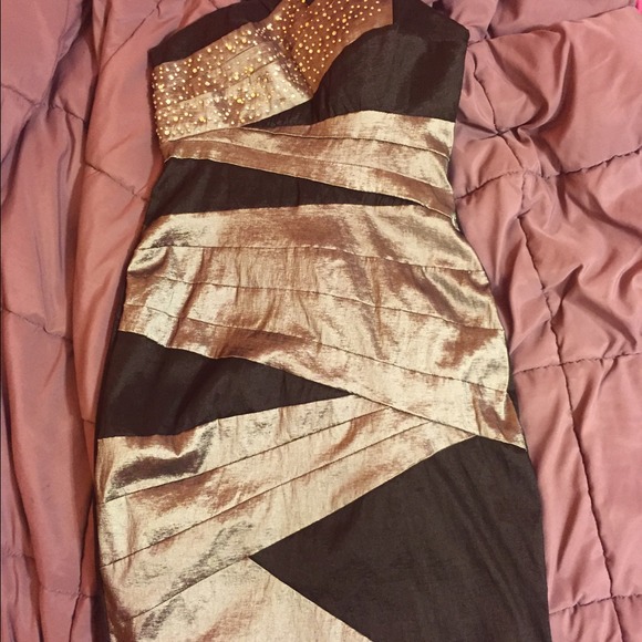 Dress - Picture 3 of 4