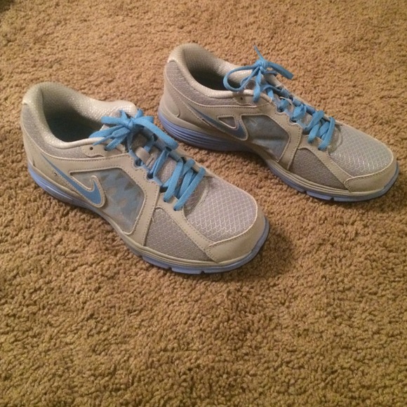 Nike Dual Fusion Sneakers