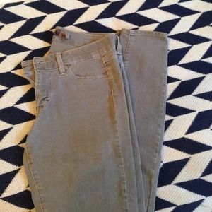 Paige Verdugo Jegging