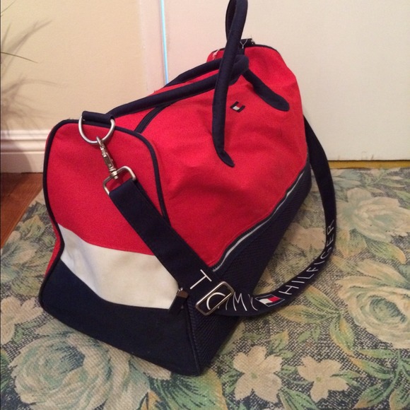 ❌SOLD Hilfiger duffle bag 💋 - Picture 2 of 4