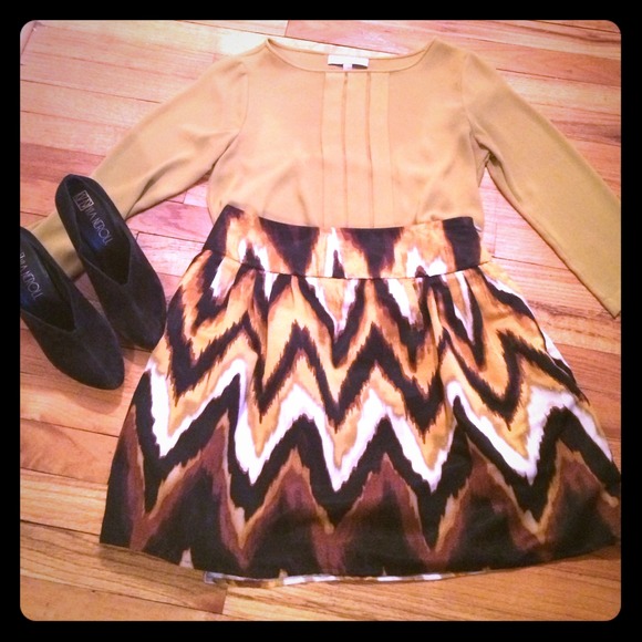 Full, flirty party skirt with zig zag print