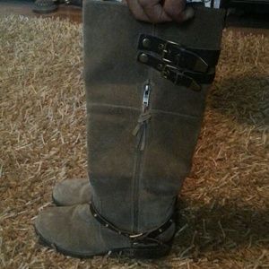 Tan boots great condition!