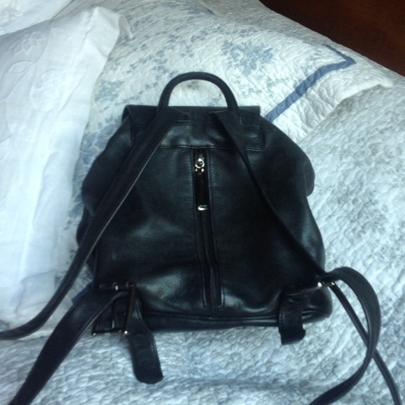Cute all leather black back pack - Picture 2 of 3