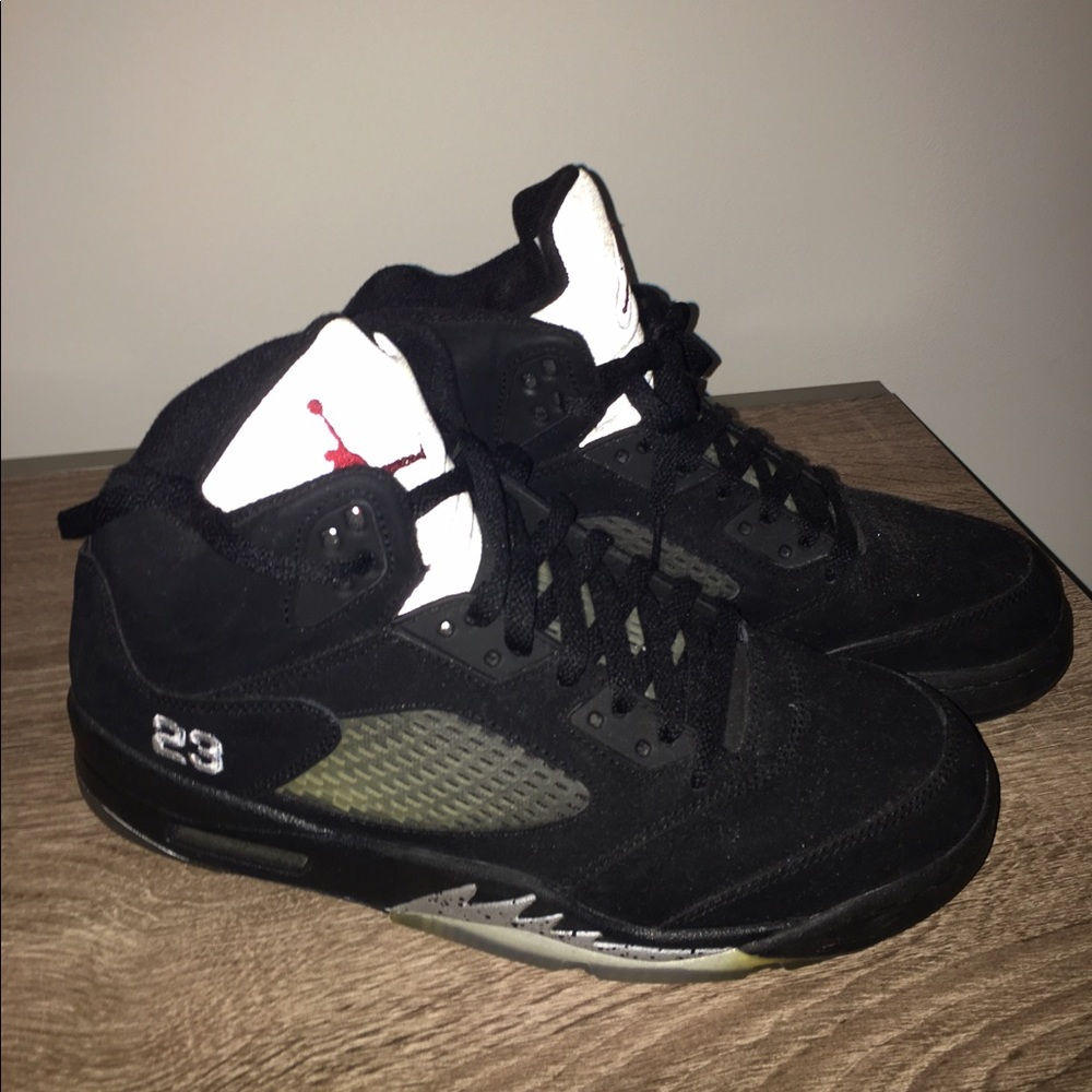 Jordan 5's Men 9.5 Black - Picture 2 of 5
