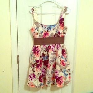 Flower print gray waistband dress with back zipper