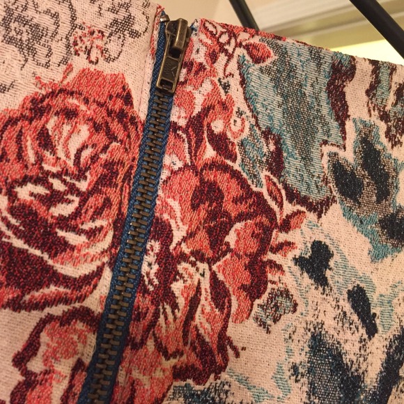 Crop top - Picture 3 of 4