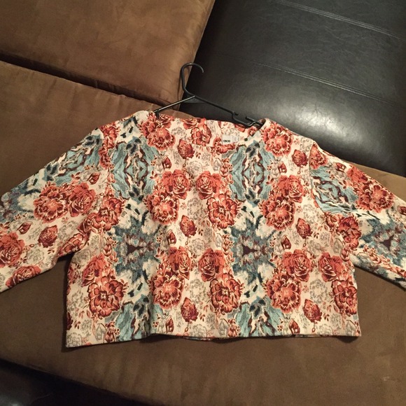 Crop top - Picture 4 of 4