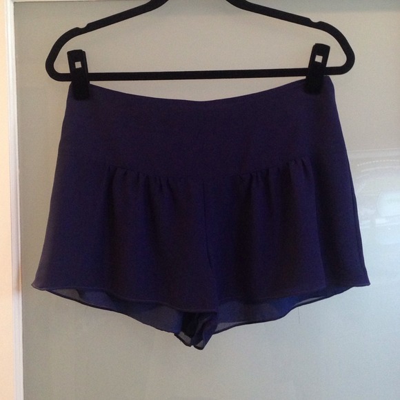 BCBGeneration flowy shorts