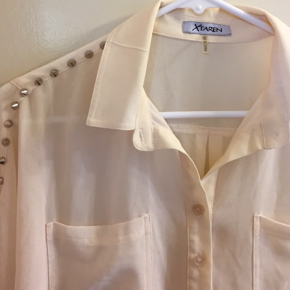 💫NWOT💫 Sheer Creme Blouse - Picture 4 of 4