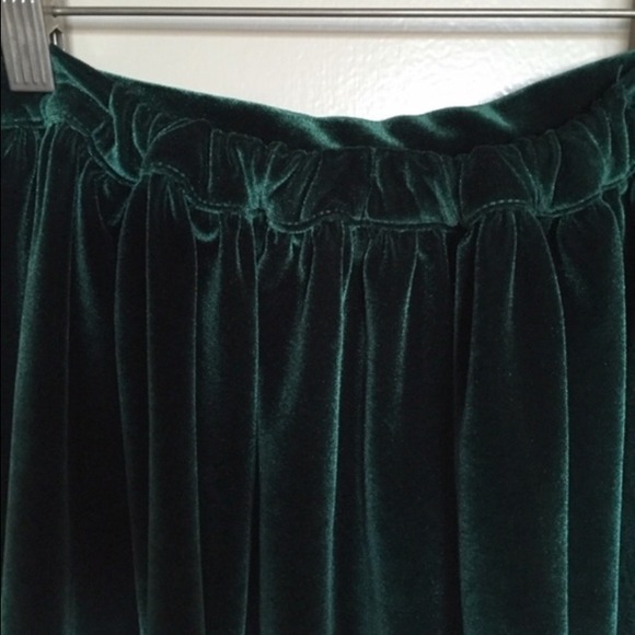 🚫SOLD🚫 American Apparel Stretch Velvet Skirt - Picture 4 of 4