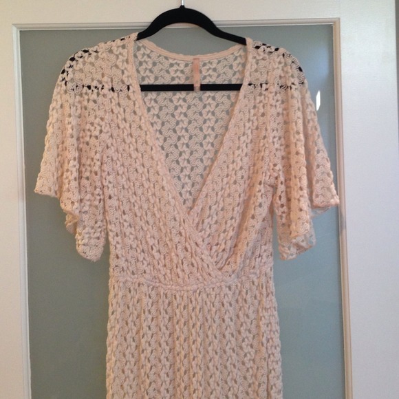 Maxi lace dress