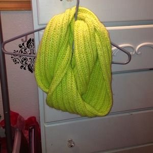 Green Aeropostale infinity scarf