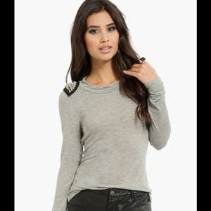 "Studdy Hard Top" from Tobi.