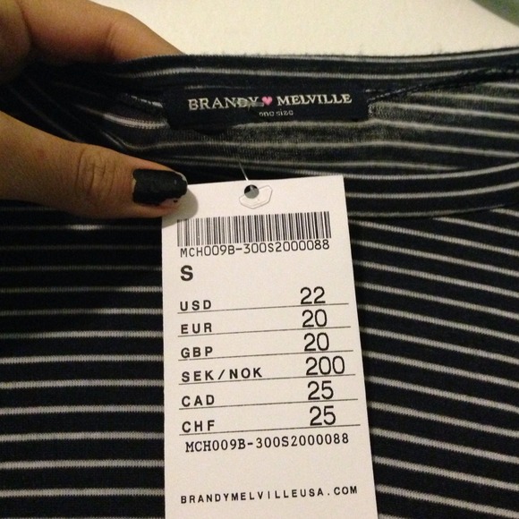 💖SOLD💖NWT Brandy Melville Luana top - Picture 2 of 4