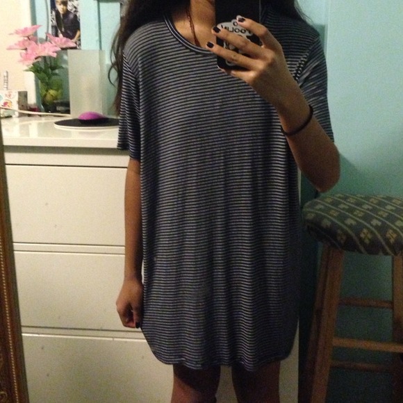 💖SOLD💖NWT Brandy Melville Luana top - Picture 4 of 4
