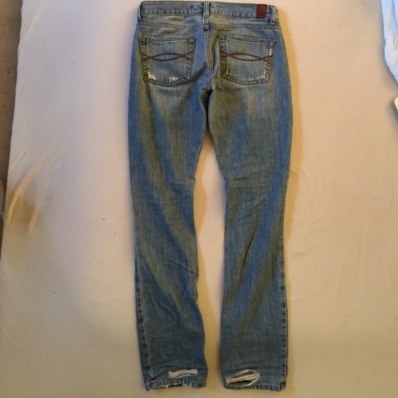 Abercrombie & Fitch Light Wash Denim Jeans - Picture 3 of 3