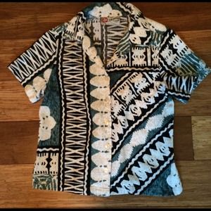 SOLD Button-up hawaiian shirt