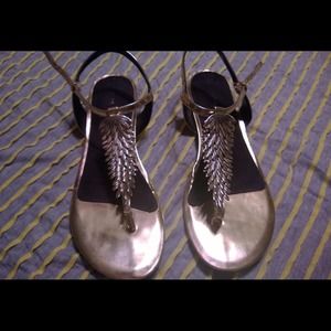 Nine West Flat Gold Sandal Size 8