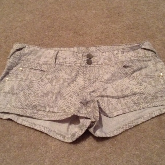 Gray n white animal print shorts. Like new