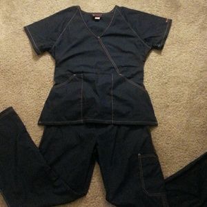 Scrub set
