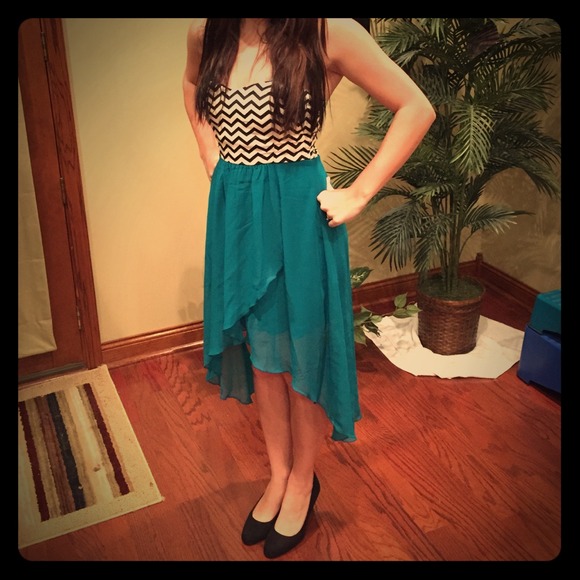 Low-high chiffon and chevron dress!:)
