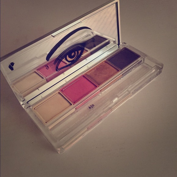 Clinique eyeshadow mini palette