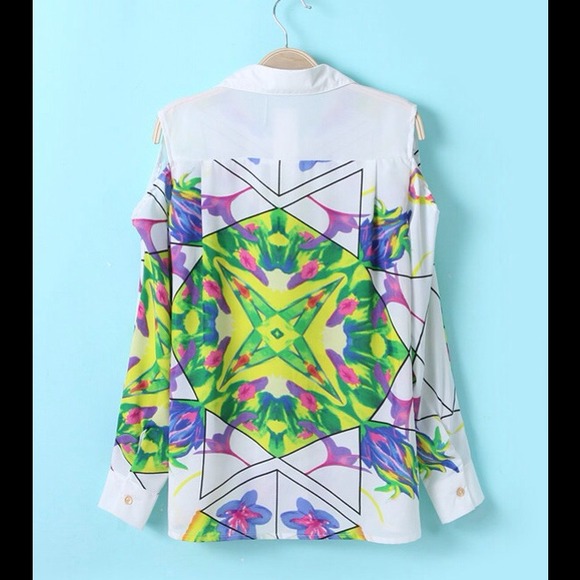 💚Long Sleeve Off Shoulder Printed Blouse💚 - Picture 3 of 3