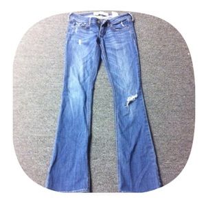 💫ripped dark skinny jeans💫