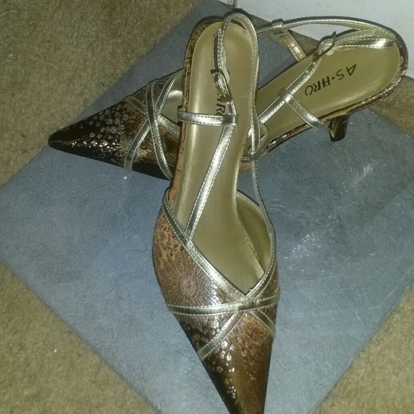 👢🎊👠🎉 Decorative shoes NWOT
